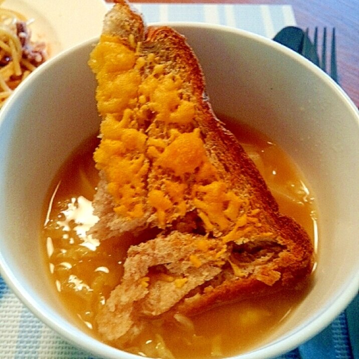 塩麹で時短☆ダシダdeオニオングラタン風スープ